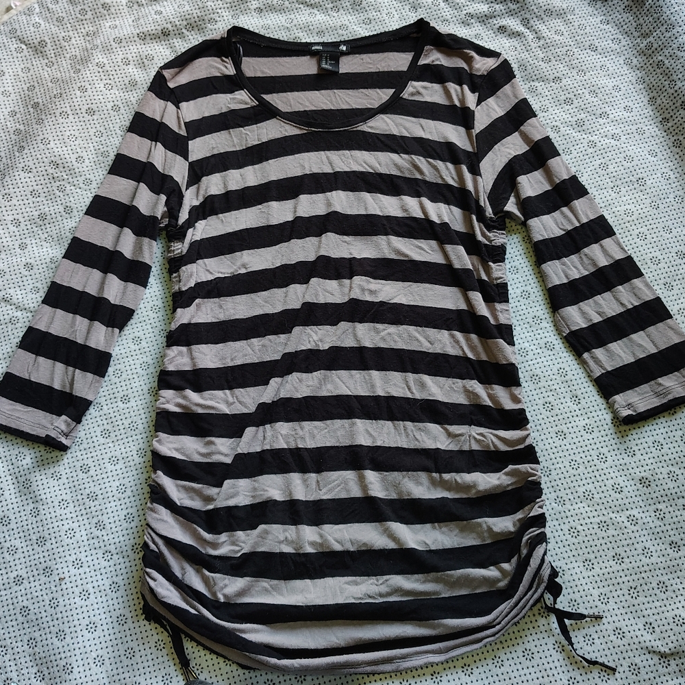 H&M Black and Gray Ruched Tunic Top